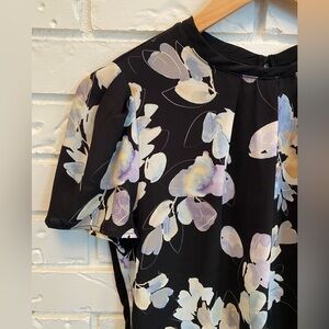 RW&CO. Size S Black Floral Short-Sleeve Keyhole Blouse